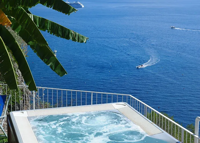 Santa Maria - Luxury Готель 3*