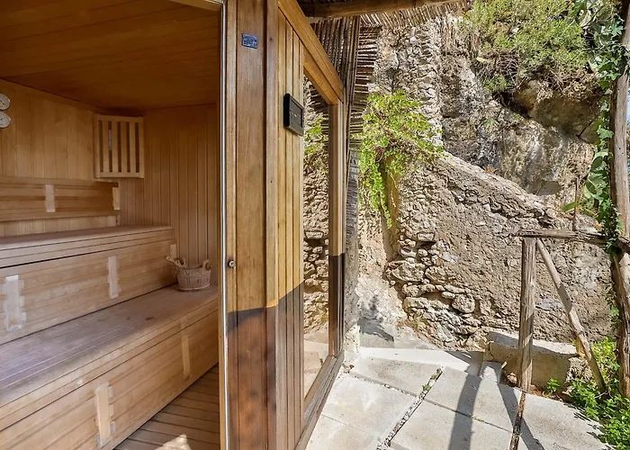 Santa Maria - Luxury Готель 3*