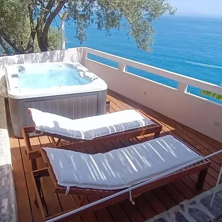 Santa Maria - Luxury Sea View 3*