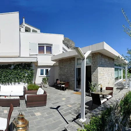 Hotel Santa Maria - Luxury 2*